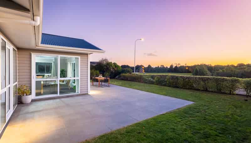 2 Bluewater Place, Paraparaumu