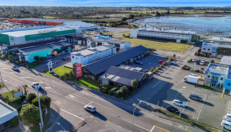 1027 Ferry Road, Ferrymead