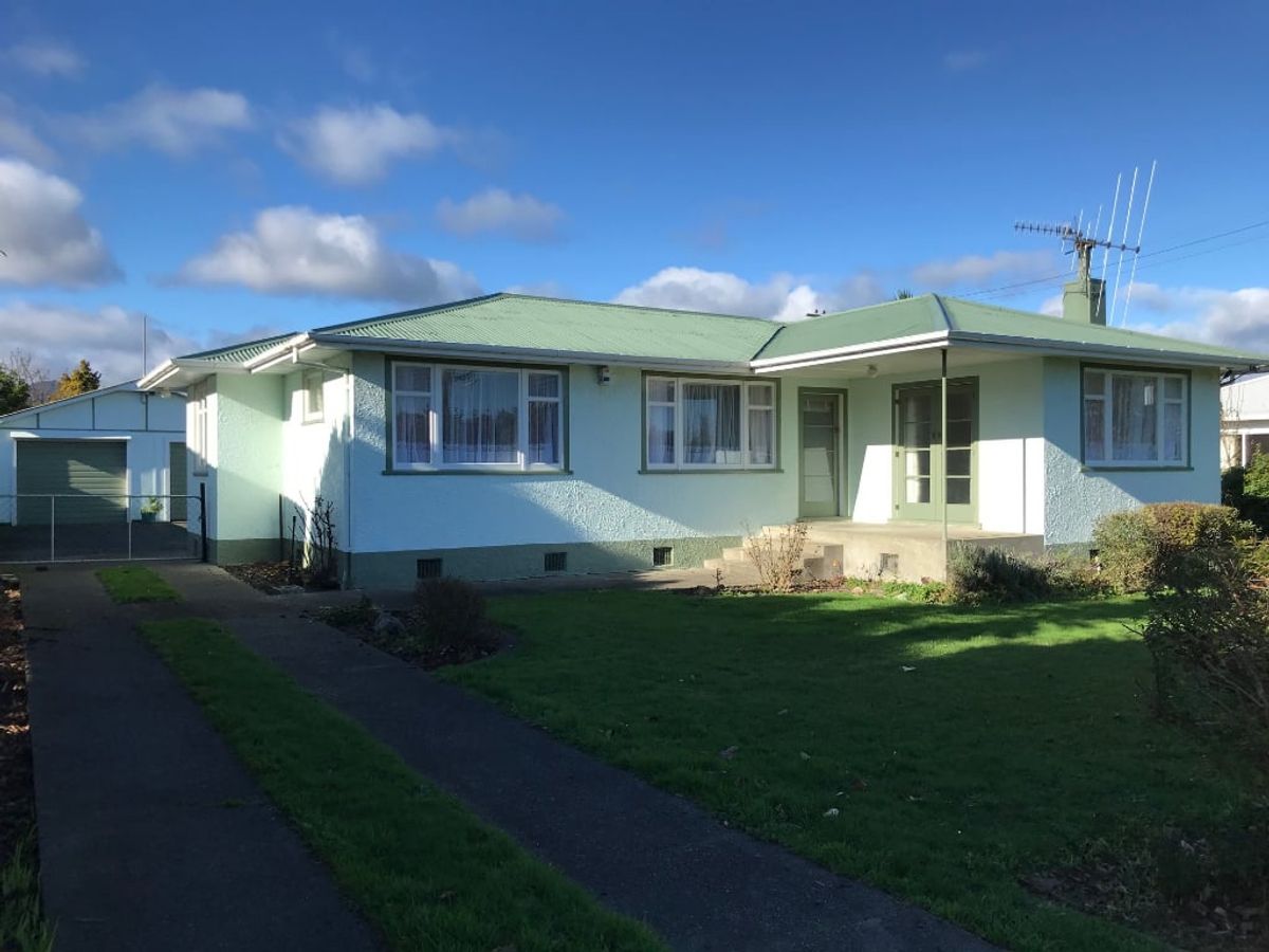 Central family Home, Levin