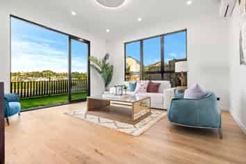 24 Streamview Way, Long Bay