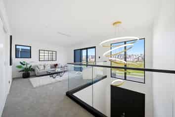 24 Streamview Way, Long Bay