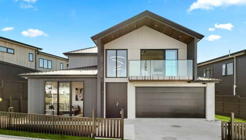 24 Streamview Way, Long Bay