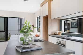 1 The Glade, Mount Wellington