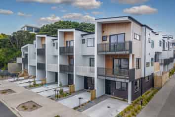 1 The Glade, Mount Wellington
