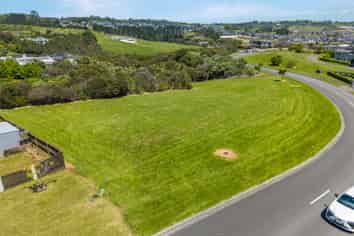 24 Sovereign Street, Flat Bush