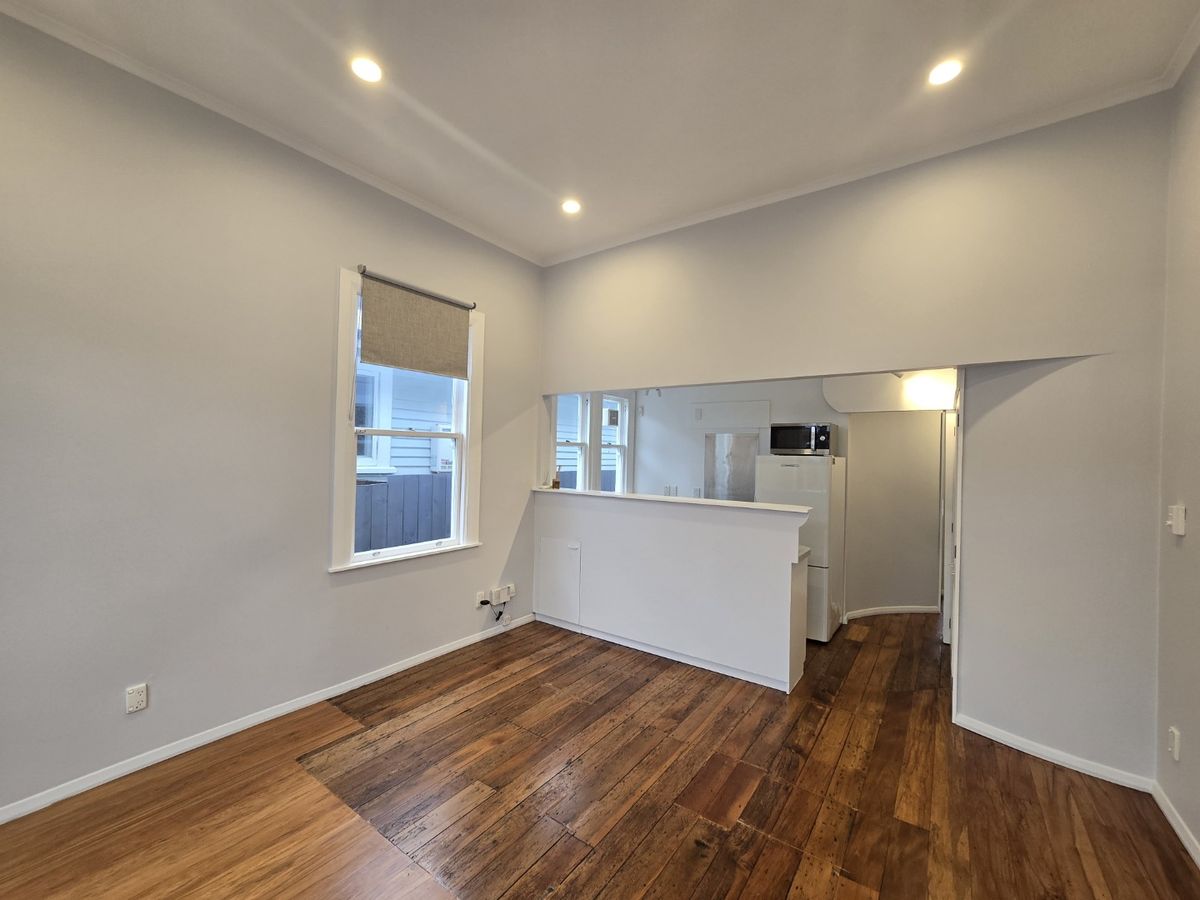 GORGEOUS TWO BEDROOM COTTAGE: – pohled 4