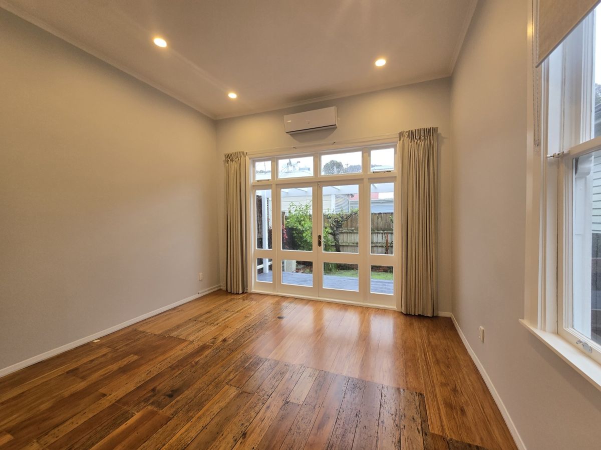 GORGEOUS TWO BEDROOM COTTAGE: – pohled 5