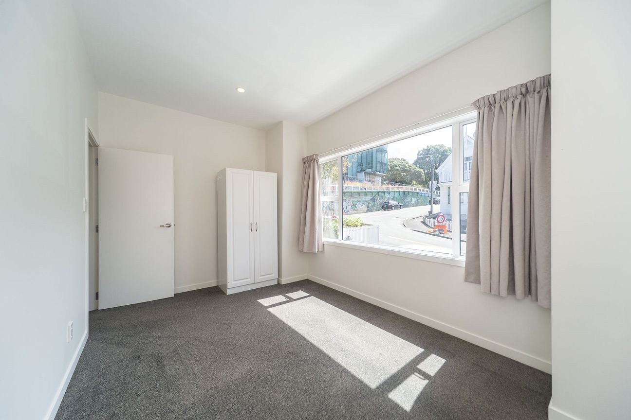 Large Central Townhouse - Meer