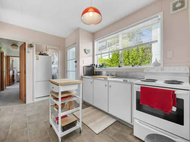 10 Hewlett Road, Massey