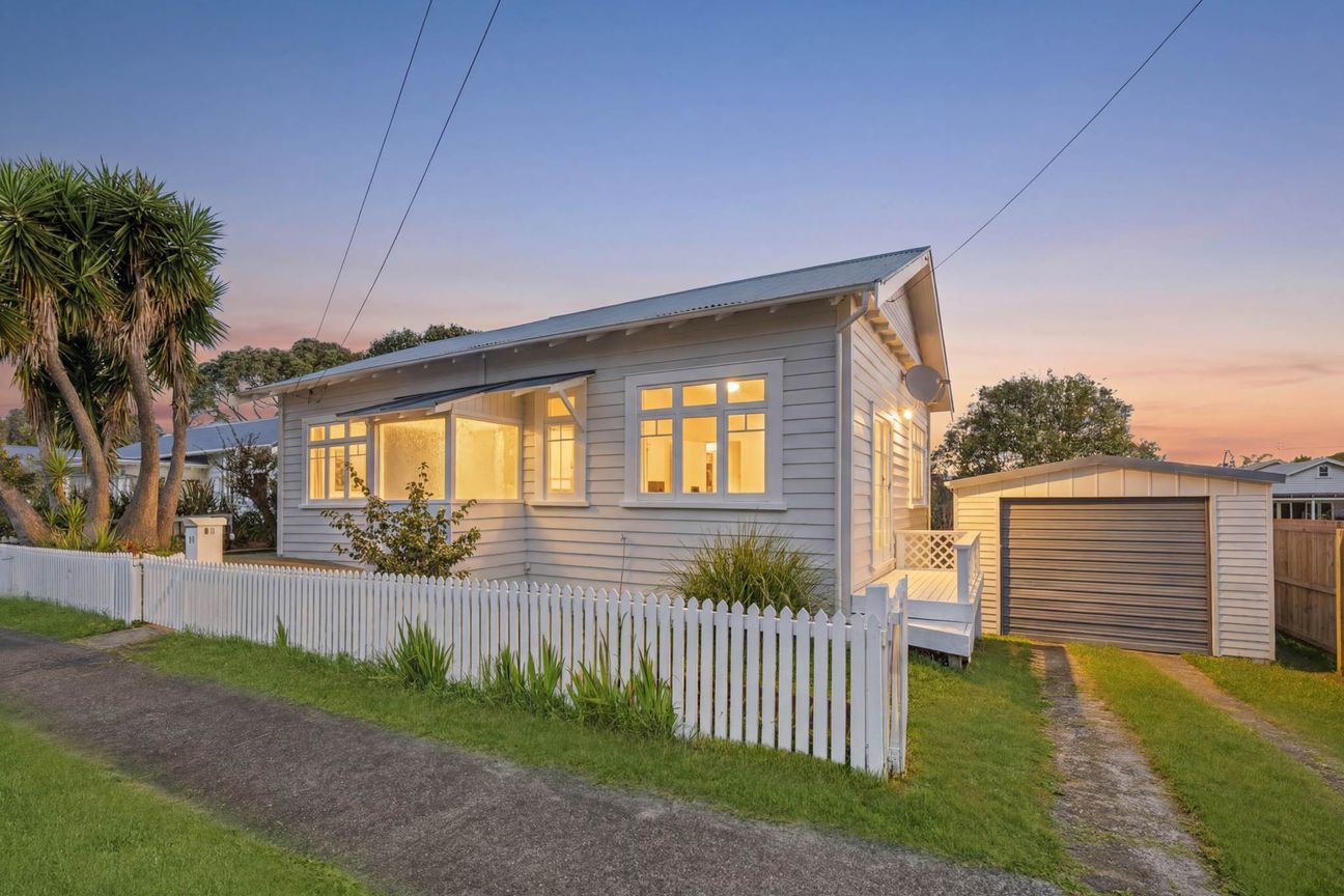 33 Princes Ave - Now Priced $1,295,000 - Vista 2