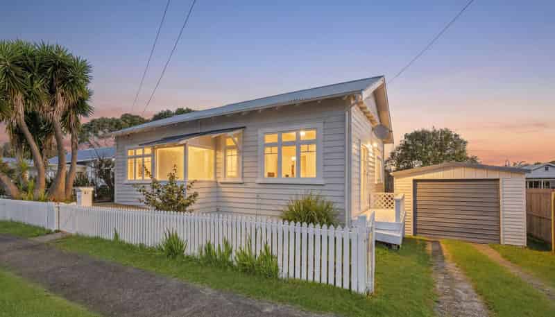 31 & 33 Princes Avenue, Three Kings