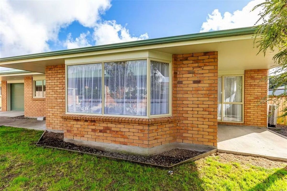 Low Maintenance Brick and Tile Home, Levin