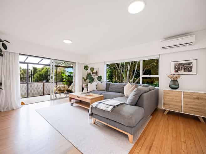 2/14 Rowan Terrace, Te Atatu South