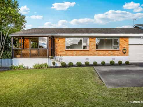 2/14 Rowan Terrace, Te Atatu South