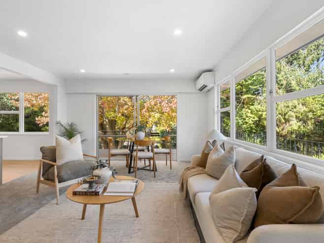 51 Cyclarama Crescent, Massey