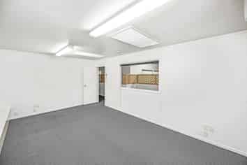 MODERN UNIT AVAILABLE - MAKE AN OFFER!
