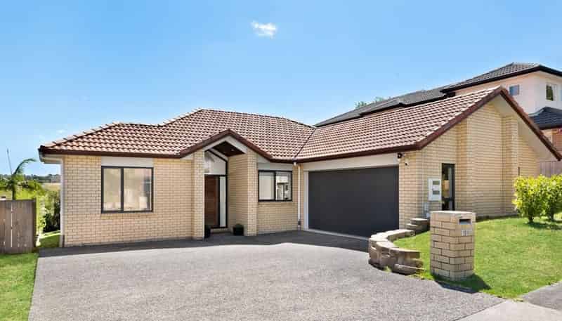 18 Savina Court, Flat Bush
