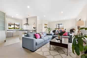 18 Savina Court, Flat Bush