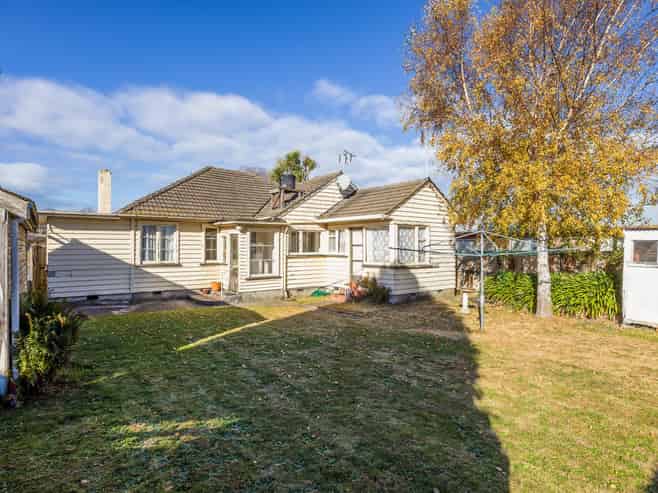 193 Main North Road, Redwood