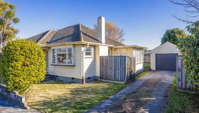 193 Main North Road, Redwood