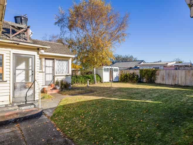 193 Main North Road, Redwood