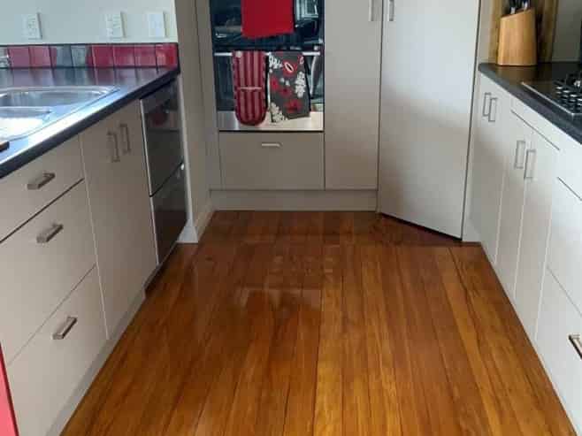 2/10  Neil Avenue, Te Atatu Peninsula