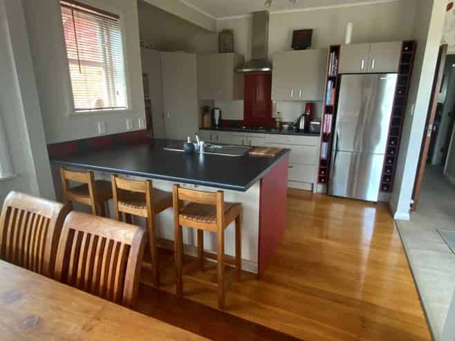 2/10  Neil Avenue, Te Atatu Peninsula