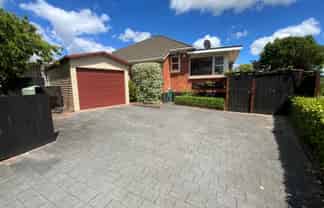2/10  Neil Avenue, Te Atatu Peninsula