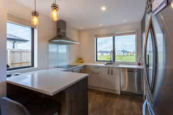 6 Trainers Lane , Yaldhurst