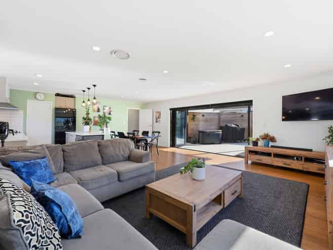 64 Robbies Road, Shelly Park