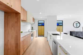 22 Greenslade Drive, LINCOLN