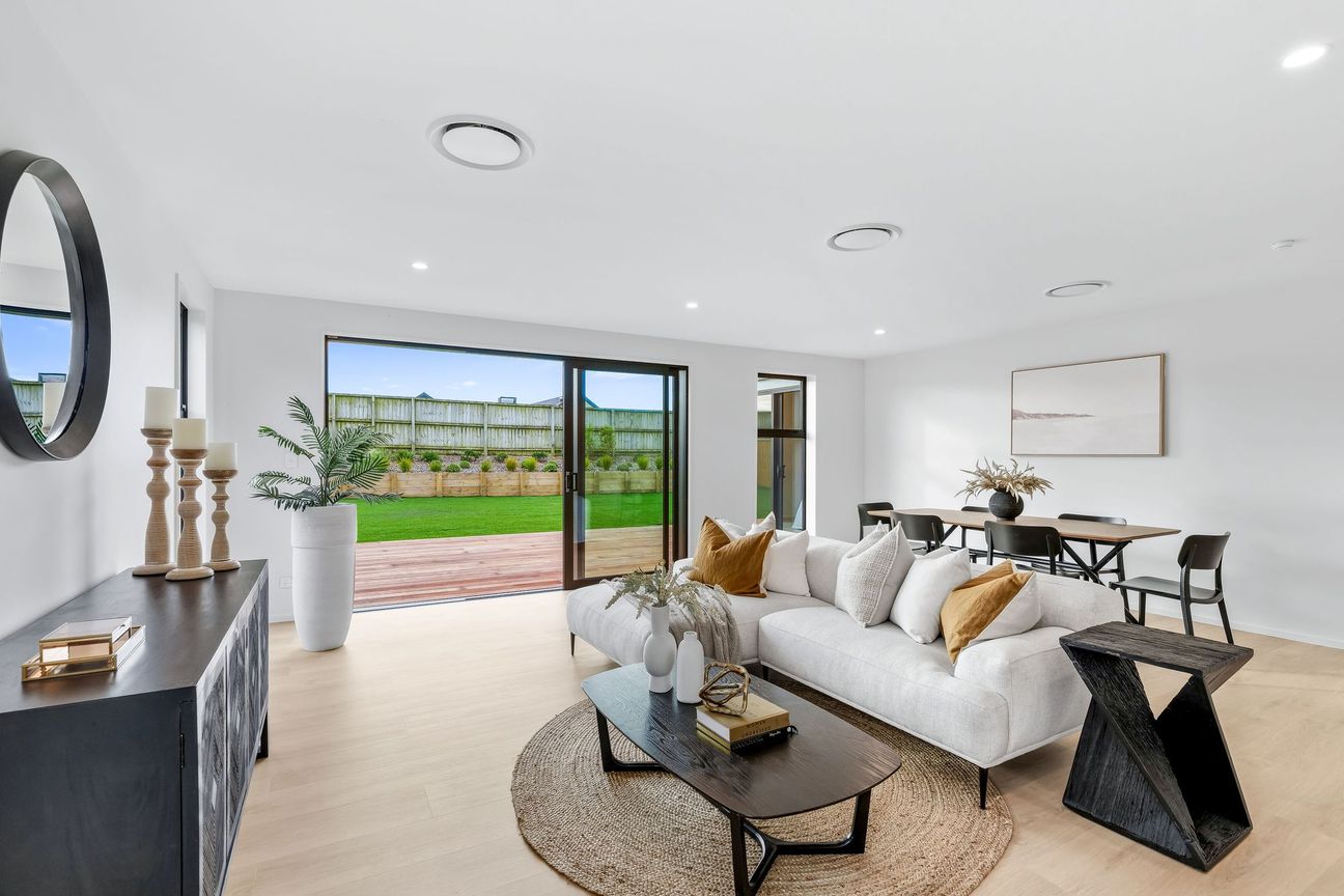 Premium New Build with Triple-Car Garaging – pohled 3