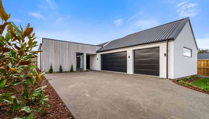 22 Greenslade Drive, LINCOLN