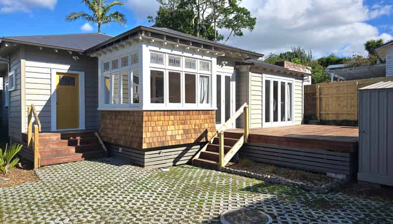 8 Rossmay Tce, Mount Eden