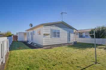 8A Nikau Street, Levin