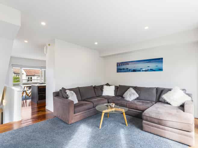 38 Genoa Way, Albany