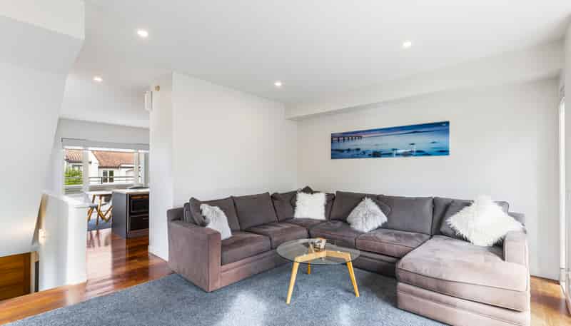 38 Genoa Way, Albany