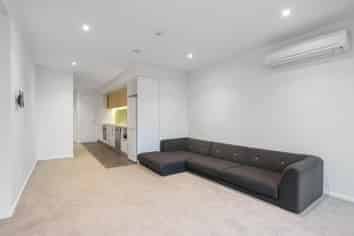 302/1 Buscomb Avenue, Henderson