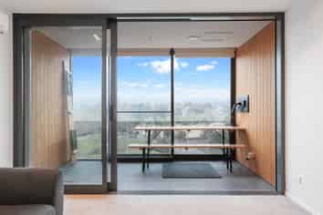 302/1 Buscomb Avenue, Henderson