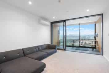 302/1 Buscomb Avenue, Henderson