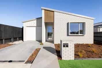 4 Capella Rise, Peacocke