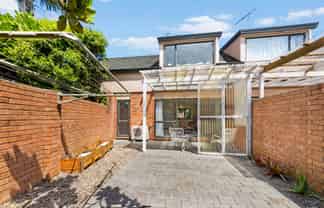 18/1 Melview Place, New Lynn