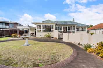 12 Howlett Street, Waterview