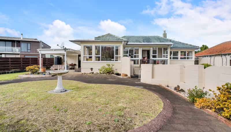 12 Howlett Street, Waterview