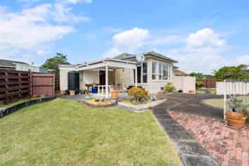 12 Howlett Street, Waterview