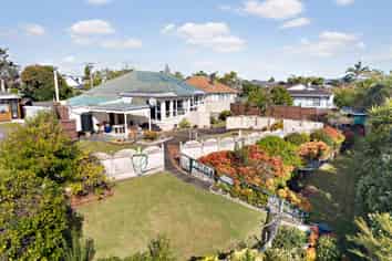 12 Howlett Street, Waterview