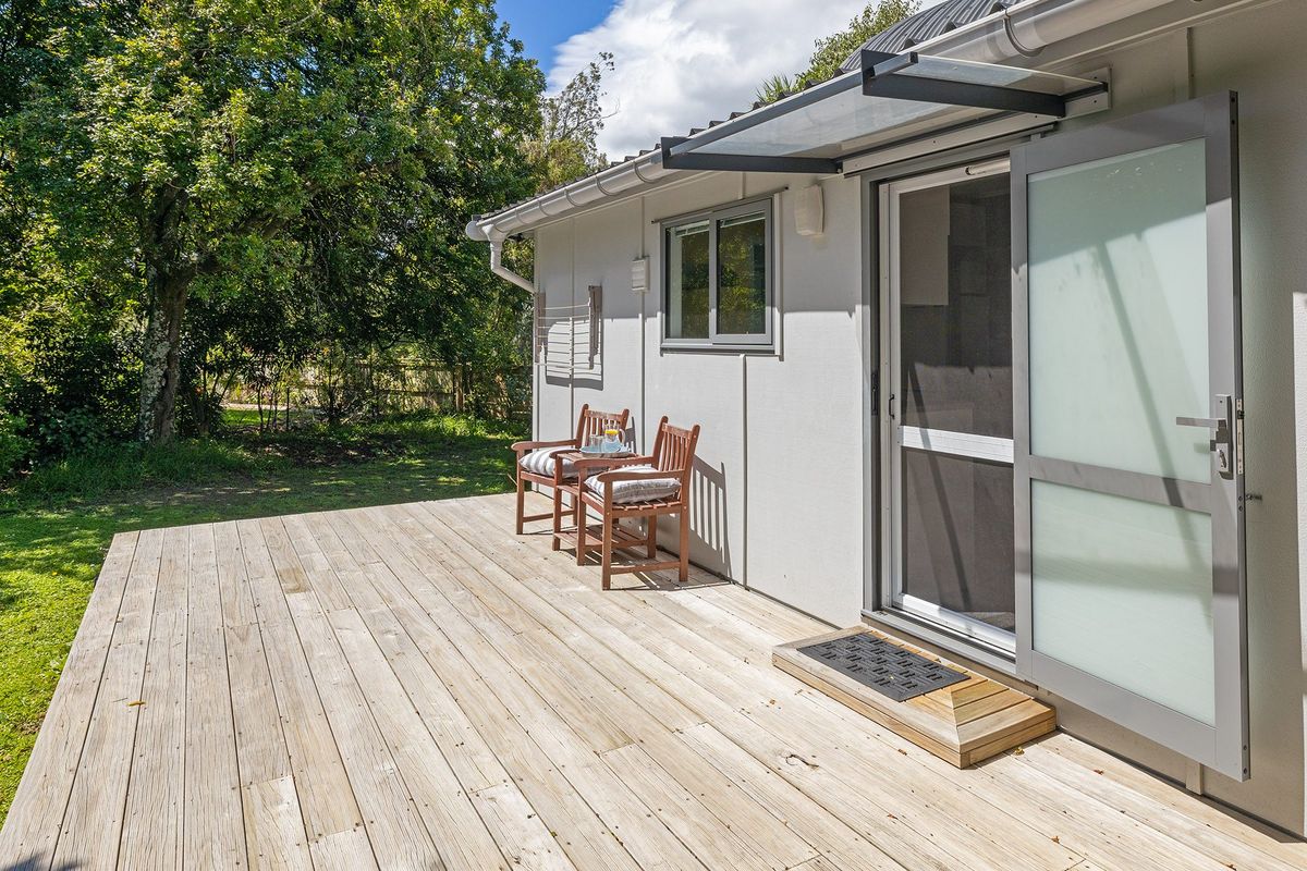 Easy care living in a great location - Vista 5