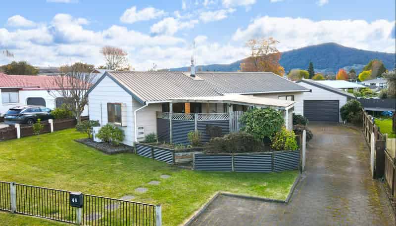 48 Neri Crescent, Pomare
