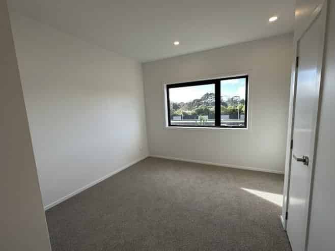 22/28 Westgate Drive, Massey
