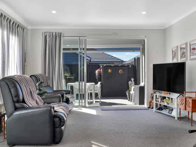 50 Crown Street, Papamoa